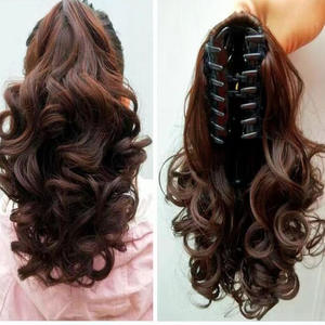 วิกผมหางม้าทรงลอนดอกแพร์ ยี่ห้อในประเทศ ขนาด 30 ซม. ทำจากเส้นใยทนความร้อนสูง ใช้งานง่าย ดูเป็นธรรมชาติ เพิ่มวอลลุ่ม พร้อมกิ๊บติดผม - Product Image 1