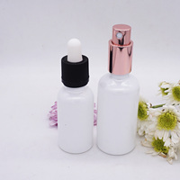 Marque privée 	 Flacon de sérum blanc de 30 ml (1 oz) avec couvercle en bambou pour huile essentielle