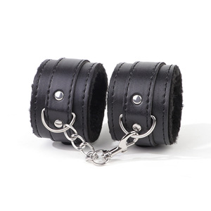 Esposas de Cuero y Felpa Negras Ajustables con Cadena para Adultos, Juguetes de Bondage - Product Image 3