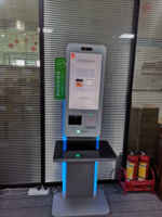 Kiosco de autoservicio de 32 pulgadas al por menor/al por mayor, sistema POS de máquina de pago con pantalla táctil todo en uno Android/Windows