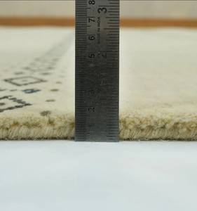 Auténtica Alfombra de lana Gabbeh con motivos geométricos y colores tierra ideal para espacios de estar y dormitorio - Product Image 2