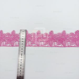 Ruộng băng ren polyester màu hồng bán buôn có sẵn, ren nhiều màu sắc dùng cho quần áo, váy và viền ren với nhiều màu sắc khác nhau. - Product Image 2