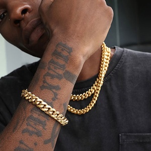 <span class=keywords><strong>Collana</strong></span> in acciaio inossidabile con catena a maglia cubana spessa Hip-Hop Miami per <span class=keywords><strong>uomo</strong></span> donna bracciali con gioielli placcati in oro 18 carati - Product Image 3