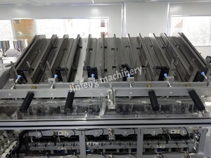 Machine de remplissage et de scellage entièrement automatique pour masques faciaux, liquides cosmétiques et masques liquides pour les yeux - Product Image 4