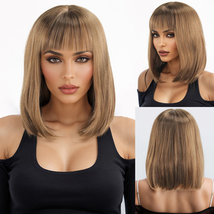 Perruque Bob <span class=keywords><strong>Femme</strong></span> Style Européen-Américain Noir-Marron-Blond pour <span class=keywords><strong>Cheveux</strong></span> Courts avec <span class=keywords><strong>Frange</strong></span> Légère en Fibre Synthétique et Bonnet Complet - Product Image 3