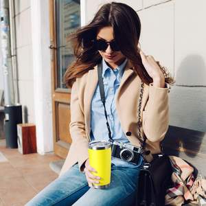 Vaso de Oficina de 20 Oz, Acero Inoxidable, Paquete de 48 con Tapa, Doble Pared, Aislamiento al Vacío, Taza de Viaje para Café, Reutilizable, Ecológico - Product Image 4