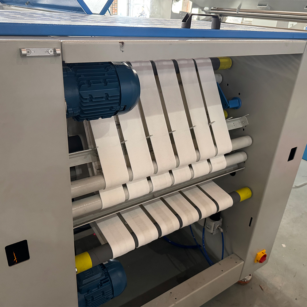 fully automatic clothes folding machine