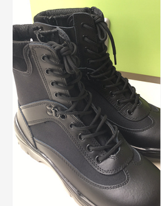 Botas Tácticas Definite TSB111-2 con Suela de PU, Cuero Liso Negro, Superligeras, 9 Pares de Ojales - Product Image 3