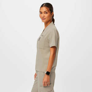 Conjunto de Uniforme Médico Profesional con Cuello en V, Blusa con Múltiples Bolsillos y Pantalones Jogger de Pierna Ancha para Hospital o Salón de Belleza - Product Image 3