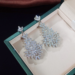 Eleganti Orecchini Pendenti Scintillanti per Donne, Orecchini Lunghi da Indossare Quotidianamente e per Feste, Gioielli alla Moda - Product Image 6