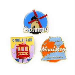 Pins de Solapa Personalizados con Logotipo de Clubes de Fútbol Europeos, Metalizados con Técnica de Plateado, OEM, para Equipos de Fútbol - Product Image 1