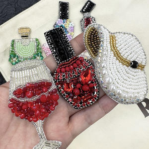 Mode <span class=keywords><strong>couture</strong></span> accessoires bouteille de <span class=keywords><strong>parfum</strong></span> Cocktail verre dame chapeau riz perle tissu autocollant texturé à la main verre Badge autocollant - Product Image 2