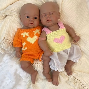 Muñeca Reborn de Silicona de 12/13 Pulgadas con Tono de Piel Oscuro, Anatomía Pintada Correcta, Diferentes Expresiones Faciales, Regalos de Navidad para Niños Pequeños - Product Image 2