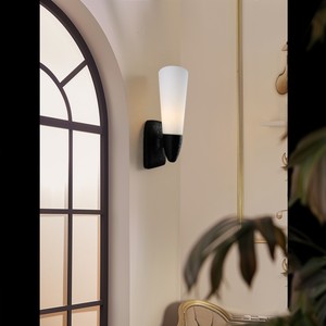 Lámpara de pared LED clásica de estilo americano en aluminio plateado y vidrio, diseño minimalista moderno para salas de estar, dormitorios y baños. - Product Image 2
