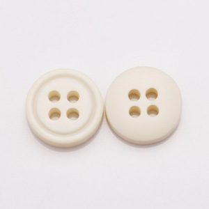 Boutons en résine crème plaquée de 11 mm, strass faits à la main, 4 trous, accessoires de couture pour vêtements, style simple et coloré, en stock - Product Image 1