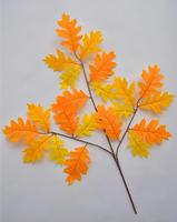 EG-J284 NOUVELLE SÉRIE Décoration de Noël en gros Branches artificielles de feuilles de chêne vertes pour la maison