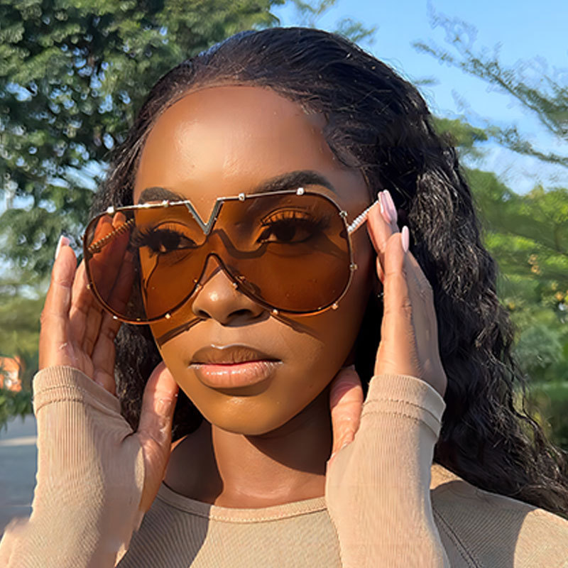 81058 Oversized Gold Metal One-Piece V8 Sunglasses by Finewell