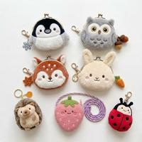 Porte-monnaie en peluche Kawaii animaux et fruits (Pingouin, Hibou, Cerf, Lapin, Hérisson, Fraise, Coccinelle) avec porte-clés, logo personnalisé pour filles et enfants