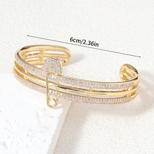 Fashion Safety Pin <b>Bracelet</b> for Women Wholesale Zinc Alloy <b>Silver</b>/Gold Plated Fashionable Exaggerated Design Claw Setting Punk - Product Image 4