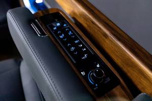 Kit de conversion intérieur de véhicule utilitaire sport (VUS) en cuir premium, sièges de capitaine électriques de luxe avec massage, ventilation et chauffage, kit complet de mise à niveau de la cabine - Product Image 4
