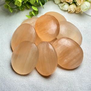 Pierre de Sélénite Polie Transparente/Orange en Gros, Pierre de Palmier en Cristal, Décoration d'Intérieur, Cadeau Parfait pour l'Énergie et la Guérison - Product Image 4