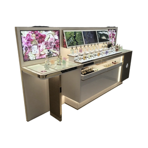 Tùy Chỉnh Nhà Máy Trực Tiếp Sang Trọng Hiện Đại Vẻ Đẹp Salon Hiển Thị Đứng Chăm sóc Da Mỹ Phẩm Kệ Cho Cửa Hàng Sản Phẩm Cho Showcase - Product Image 1