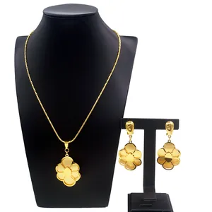 Zhuerrui Italy Gold Plated Jewelry Sets Necklace Women's Accessories Set Large Pendant Copper Alloy Glossy Jewelry Set N220068