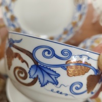 Service de table en porcelaine 16 pièces, assiettes 10/8 pouces, bols 4,3 pouces, cuillères, glaçure lisse, décalcomanie personnalisée, logo doré