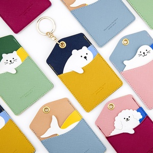 Llavero de dibujos animados al por mayor para regalo pequeño, colgante de cuero PU, soporte para tarjeta de identificación, duradero, suave, ecológico, con logotipo personalizado para niños - Product Image 3