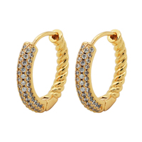Boucles d'oreilles créoles torsadées en laiton plaqué or 18 carats avec micro-pavé de cristaux CZ, bijoux pour femme, idéales pour le quotidien et les fêtes, cadeau.