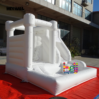Château gonflable blanc commercial pour la location événementielle, idéal pour les mariages et les fêtes d'enfants