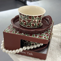 Ensemble de tasses et soucoupes en céramique florales rétro de luxe léger, créatives et originales, avec boîte cadeau perlée, pour le thé de l'après-midi et l'usage domestique