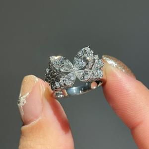 Anillo de Plata Pura S925 Wenchi con Mariposa Multifantom, Diseño de Alta Gama con Incrustaciones de Diamantes, Diseño Exclusivo, Ligero, Lujoso y Moderno - Product Image 2