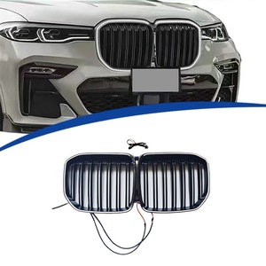 Parrilla delantera BMW X7 con iluminación LED en negro brillante para modelos 2020, 2021 y 2022, material ABS - Product Image 1