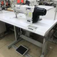 Machine à coudre industrielle Brother 7000DD d'occasion avec une puissance de 550W et une épaisseur de 13mm, prix bas pour les usines de vêtements