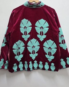 เสื้อคลุมกิโมโนกำมะหยี่ซูซานีทำมือ ปักลายสไตล์โบฮีเมียน เสื้อคลุมงานฝีมือสำหรับฤดูหนาว ระบายอากาศได้ดี ติดกระดุม ของขวัญสำหรับเธอ ขายส่ง - Product Image 1