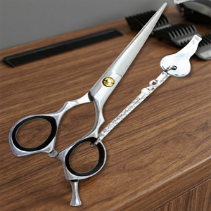 Ciseaux à cheveux professionnels ASAP Razor Sharp Mirror Finish en acier inoxydable, manche long pour droitiers, lames à bords dentelés - Product Image 4