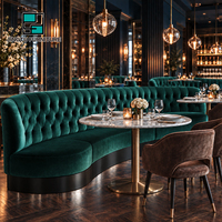 Ensemble de banquettes en velours vert émeraude, table en marbre noir capitonnée, base de piédestal dorée, hôtel, café, bar, personnalisable, OEM Chine
