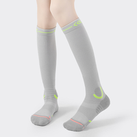 Chaussettes de compression tricotées invisibles avec semelle éponge pour la course à pied et le saut à la corde, pour jeunes sportifs, collection Printemps, offre ODM