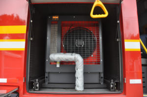 Nouveau véhicule de lutte contre l'incendie aérien UAV Diesel de sauvetage 345HP 4x2 roues motrices automatiques avec capacité de réservoir 3001-5000L - Product Image 6