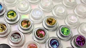 Pigment liquide nacré ultra scintillant métallique effet caméléon, longue tenue, waterproof, pour corps, yeux et visage, personnalisable en usine - Product Image 5