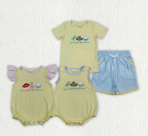 Ensemble de vêtements courts pour bébés avec broderie fratrie et motif 'Got a Friend', incluant des poches sur le haut et des barboteuses - Product Image 1