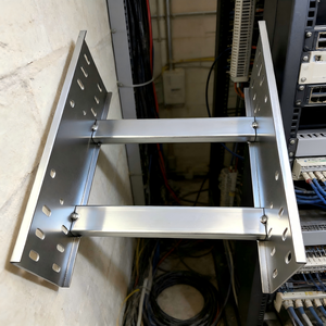 Bandeja para Cables de Acero Inoxidable 316L, Resistente a la Corrosión, con Recubrimiento en Polvo, para Uso Industrial en Exteriores, 75 Piezas, Personalizada de Fábrica - Product Image 1