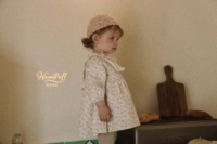 Robe florale à manches longues pour bébé, style A-line, avec bavoir à volants assorti, tenue décontractée pour fillettes, idéale pour la photographie printanière des nourrissons