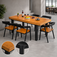 Ensemble table et chaises de salle à manger en bois industriel pour hôtels et restaurants, avec structure métallique durable, idéal pour cafés, salons et projets hôteliers
