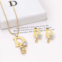 Conjunto de Joyería de Lujo para Mujer, Aretes y Collar de Diseño, Moderno y Único, Chapado en Oro de 18k, Acero Inoxidable