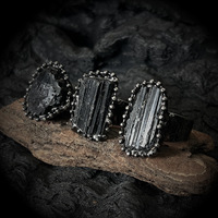Vintage-Stil Natürlicher Schwarzer Turmalin Unregelmäßiger Offener Ring Galvanisch Antik-Silber Kupfer Unisex Verstellbarer Ring