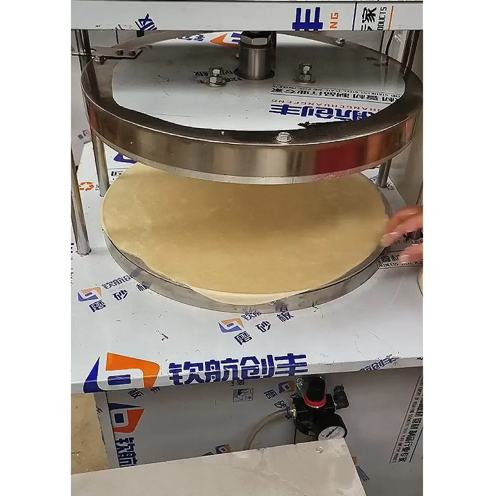 स्वचालित पैनकेक प्रेस मशीन चपाती बनाने वाली मशीन स्टेनलेस स्टील पैनकेक मशीन