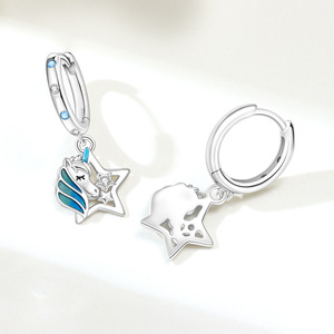 Pendientes/aros de unicornio de latón blanco originales, exclusivos y de alta gama, un regalo de cumpleaños único para mujeres. - Product Image 4