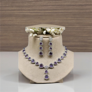 Parure de mariée classique de luxe avec collier et boucles d'oreilles en zircon cubique, plaqué rhodium imitation, ornée de pierres goutte d'eau violettes, pour fiançailles - Product Image 1